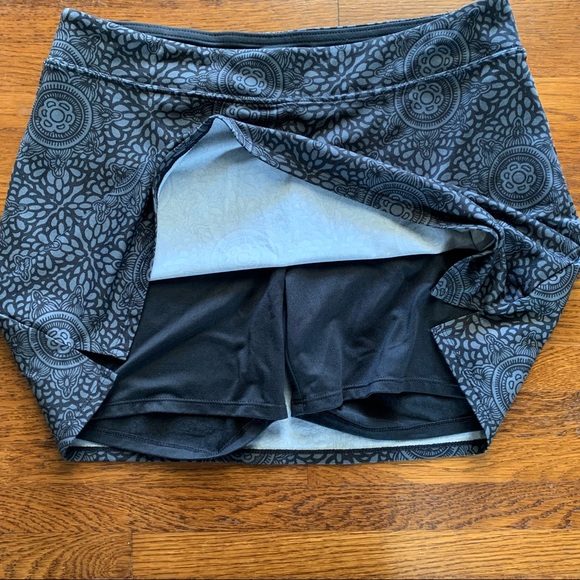 Tranquility Skort Gray Pattern * Med - Picture 3 of 9